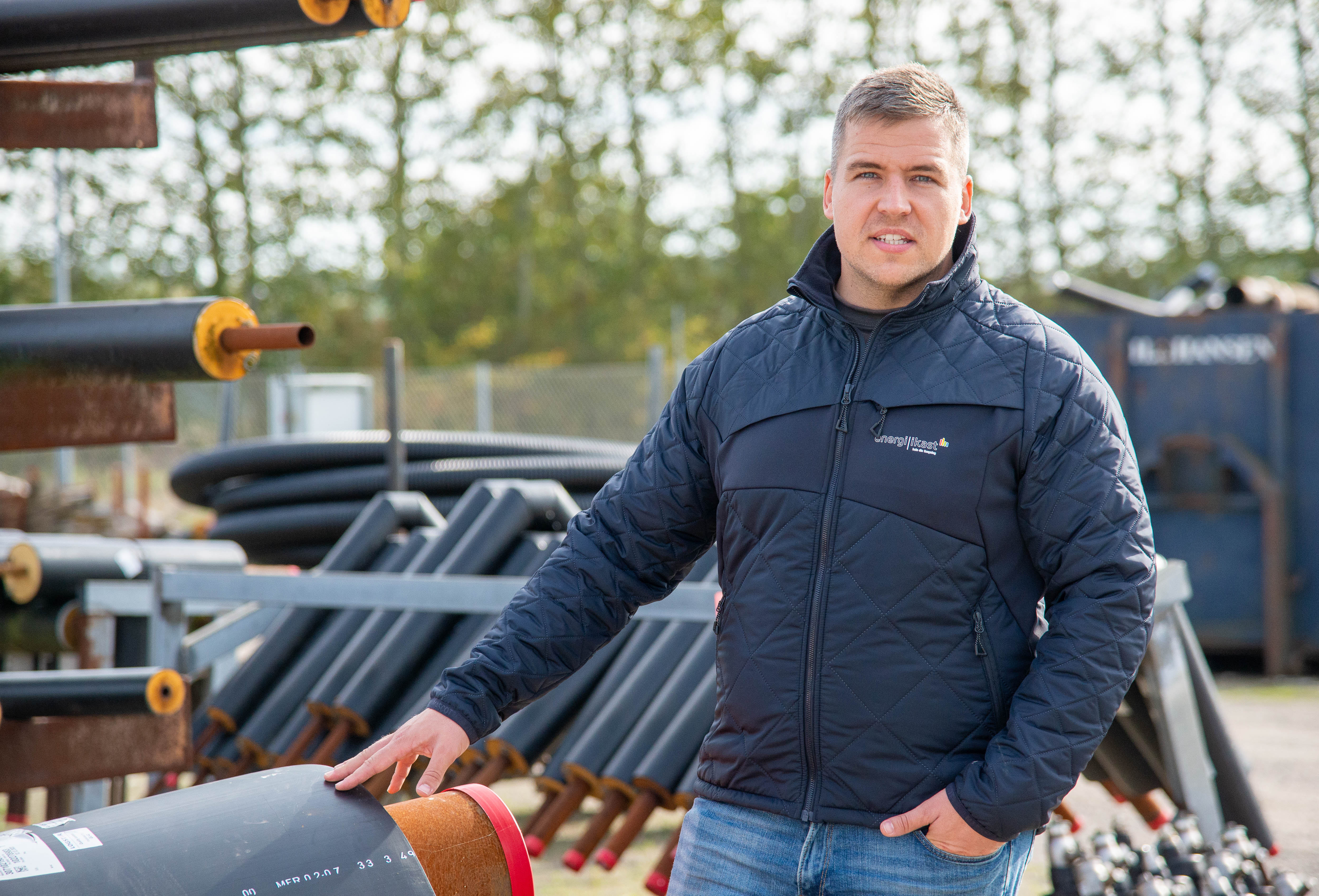Distributionsleder Rasmus Hedevang fortæller om isoleringsgraden i fjernvarmerør